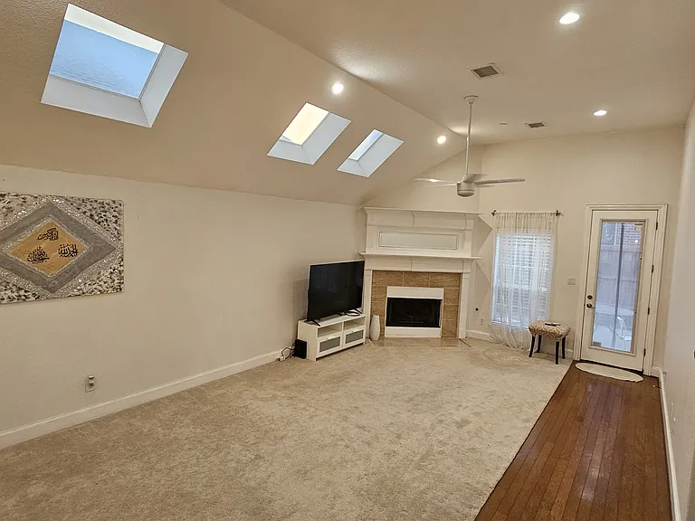 8207 Persimmon St — Photo 8