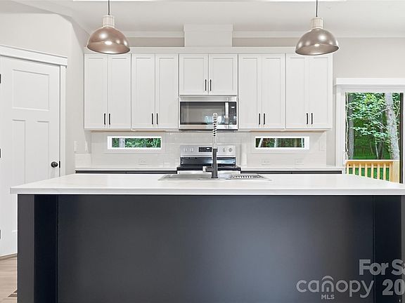 4th image of 120 Lawrence Rd