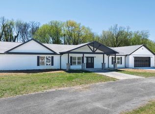 388 Edgewater Ave, Dayton, TN 37321