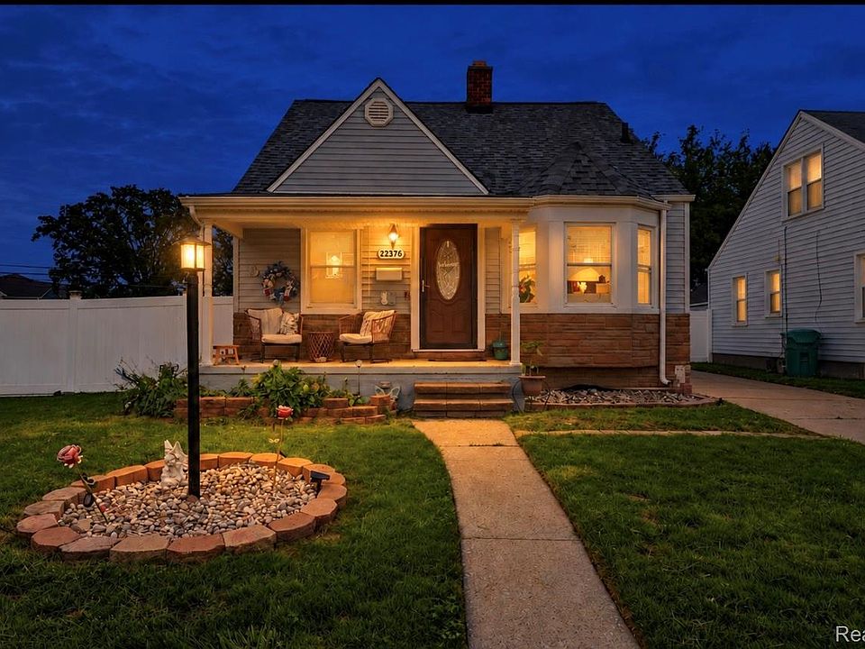 1st image of 22376 Firwood Ave