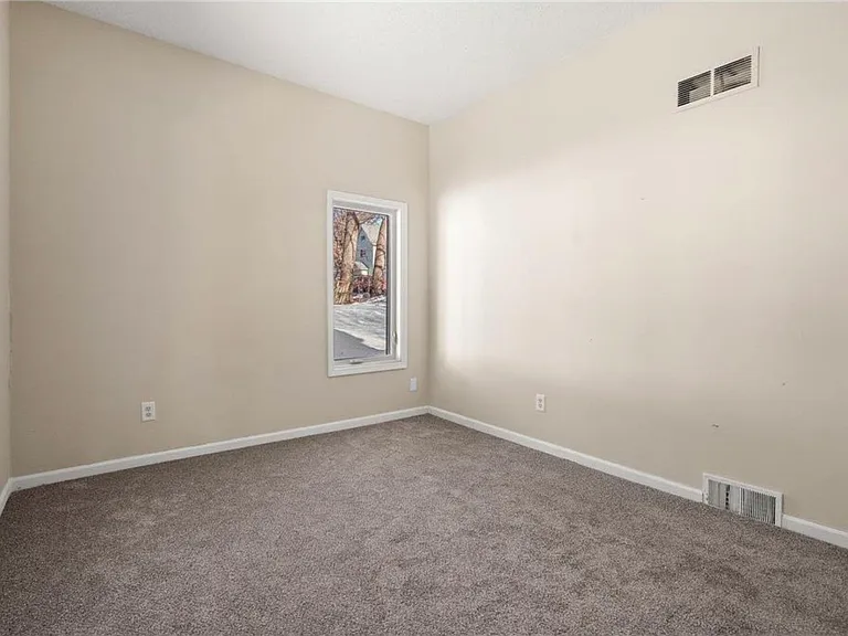 1083 Beech St #1 — Photo 6