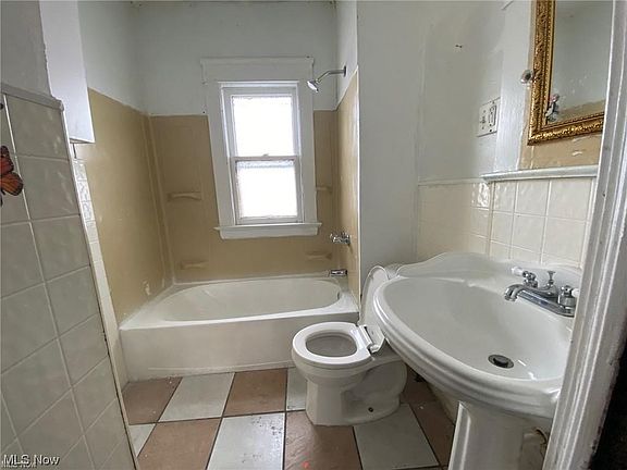2nd image of 2853 E 127th St