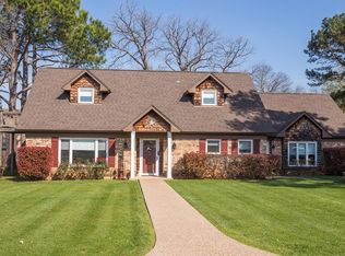 3700 Curt Dr, Arlington, TX 76016
