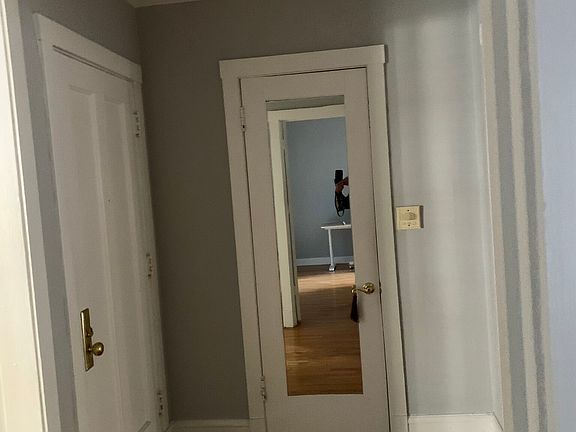 4th image of 6442 N Bosworth Ave APT 1