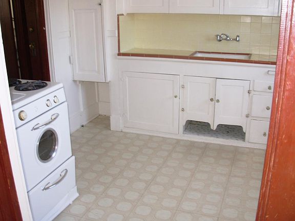 4th image of 1270 Robinson Ave