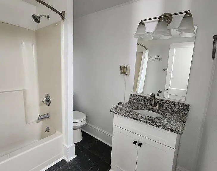 947 Hill St — Photo 8