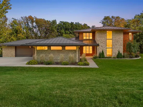 2296 Deer Run NE, North Liberty, IA 52317