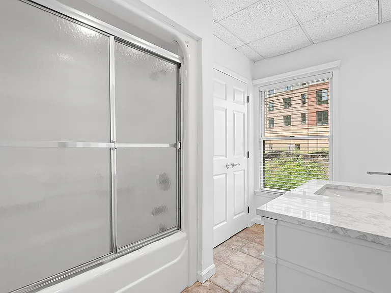 70 Linwood Ave #1S — Photo 9