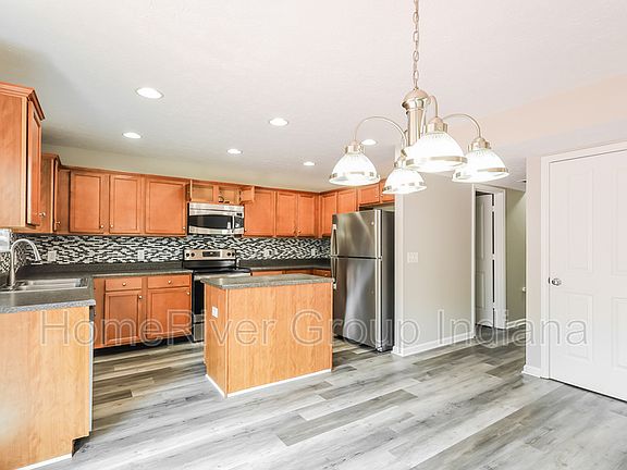 4th image of 8152 Carina Dr