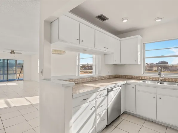 11 Vista Palm Ln APT 201, Vero Beach, FL 32962