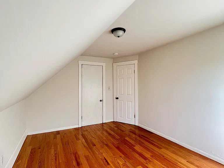 27 Barry St #2R — Photo 28