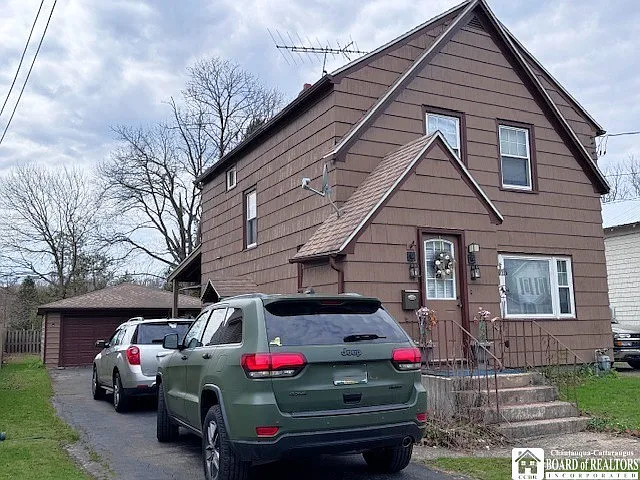 100 Aldrich St photo 1