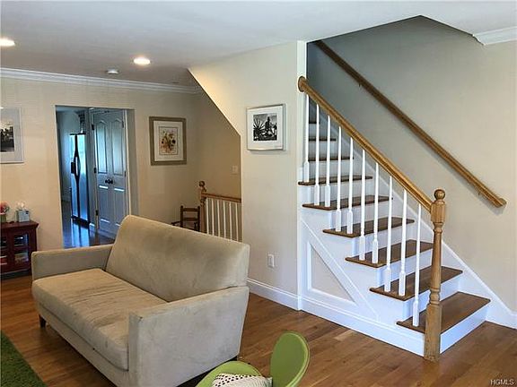 3rd image of 59 Lincoln Ave E