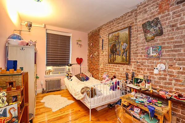 Sold by Tyler Vincent Real Estate Inc | media 23