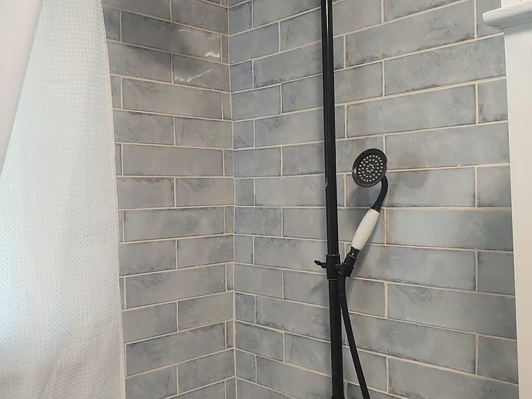 208 Linwood Ave — Photo 10