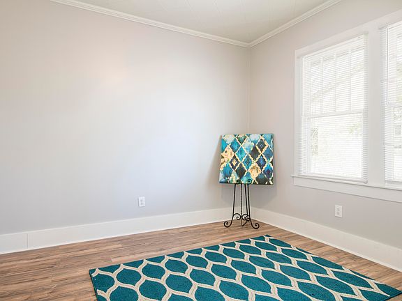 5th image of 500 Adrienne St APT 1