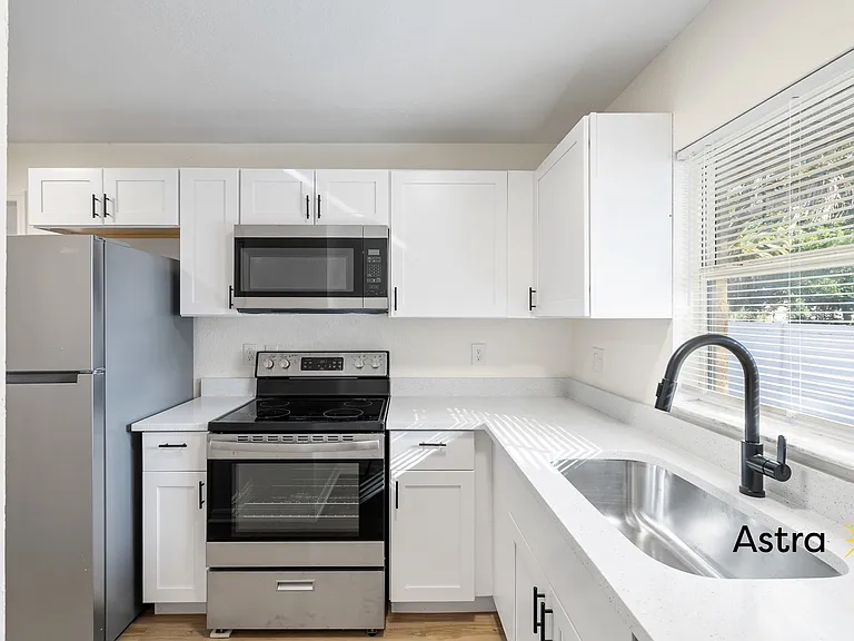 966 22nd Ave S #101 — Photo 3