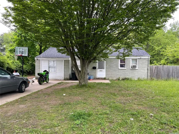 1729 N Thompson Drive, Bay Shore, NY 11706