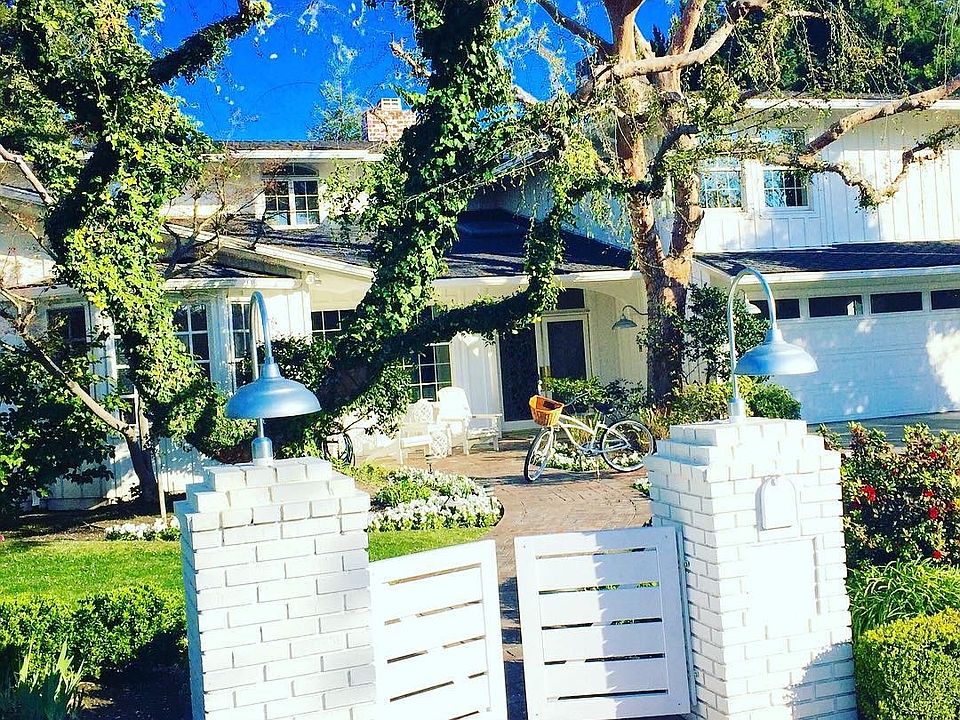 2nd image of 1216 Tam O Shanter Dr