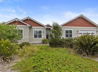 1400 Holloway Mews, Coos Bay, OR 97420