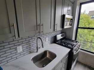 213 Van Buren St ROOM 2, Brooklyn, NY 11221