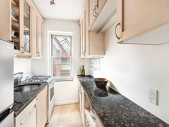 3rd image of 175 W 92nd St APT 4C
