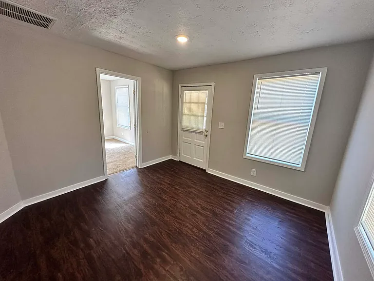 508 Launius St — Photo 3