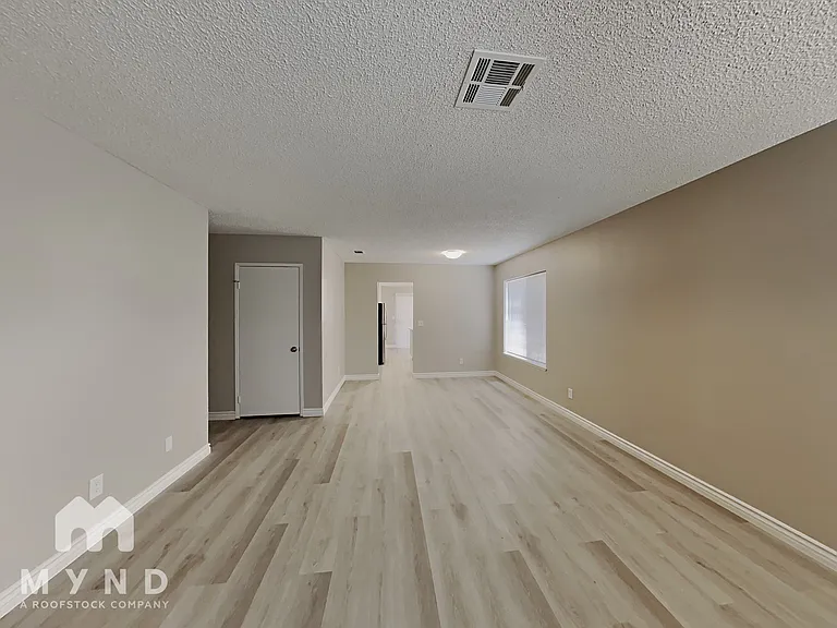 1602 Mapleleaf St — Photo 5