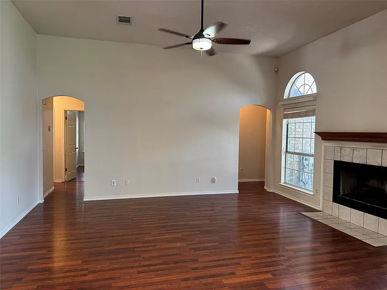 8001 Tallyho Trl — Photo 26