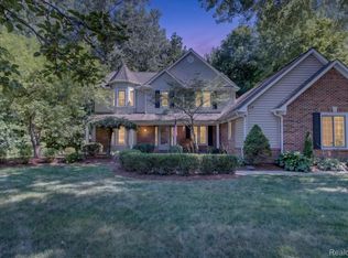42151 Woodcreek Ln, Canton, MI 48188