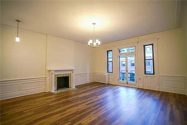 Rented by R New York | media 37