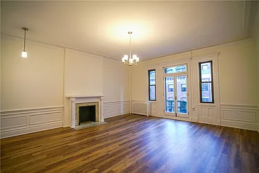 Rented by R New York