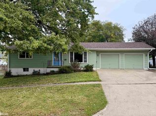 1419 Franklin Ave, Chariton, IA 50049