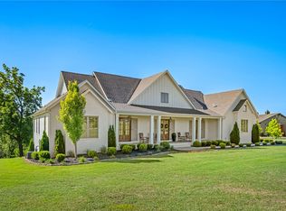 11964 Long Acres Dr, Bentonville, AR 72713