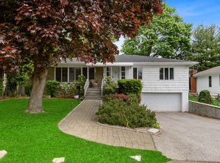 1312 Birch Hill Ln, Mamaroneck, NY 10543