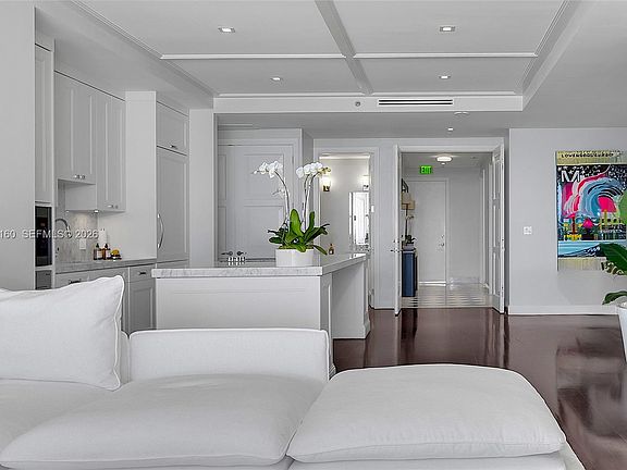 4th image of 100 S Pointe Dr APT 2407