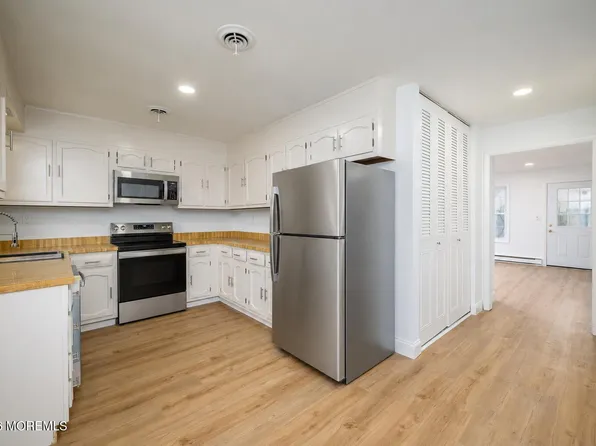 37 Cambridge Circle #B, Manchester, NJ 08759