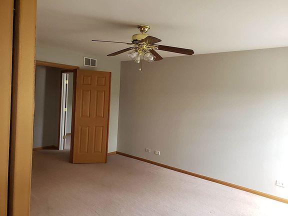 5th image of 3049 Creekside Dr #0