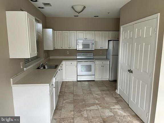 2nd image of 1228 Rockland Ct