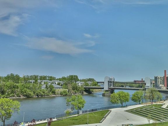 3rd image of 275 River St #3dbc052f4