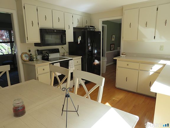 4th image of 11 Franklin Circle