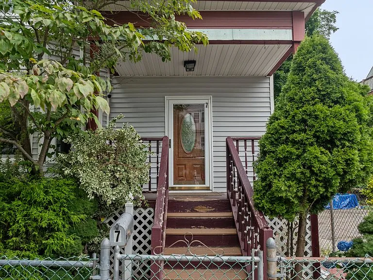 7 Howe St — Photo 26