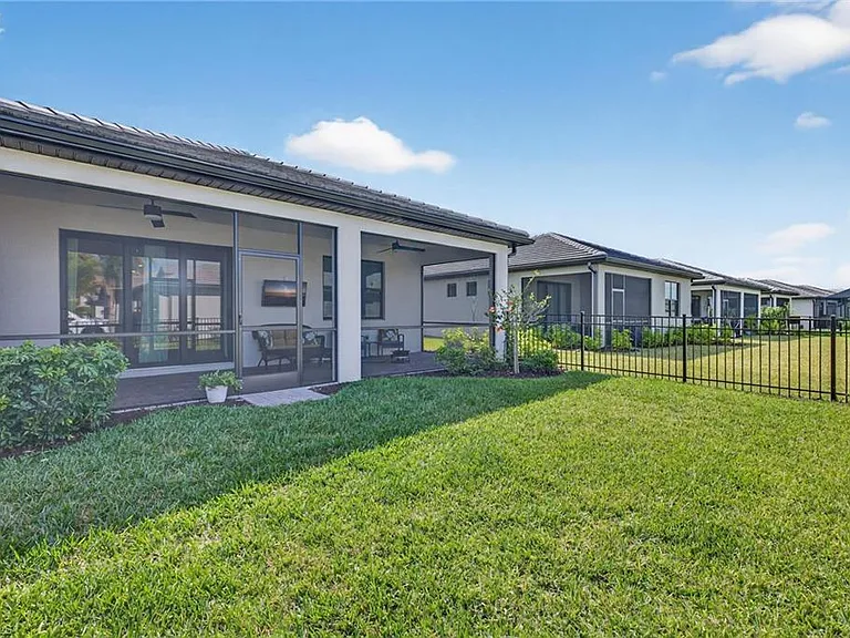 20548 Pebble Glen Dr — Photo 31