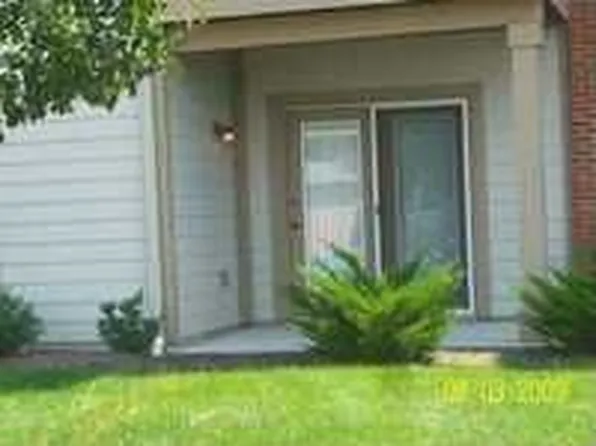 8911 Hunters Creek Dr, Indianapolis, IN 46227