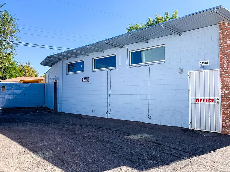 Desert Park Apartments — Photo 41