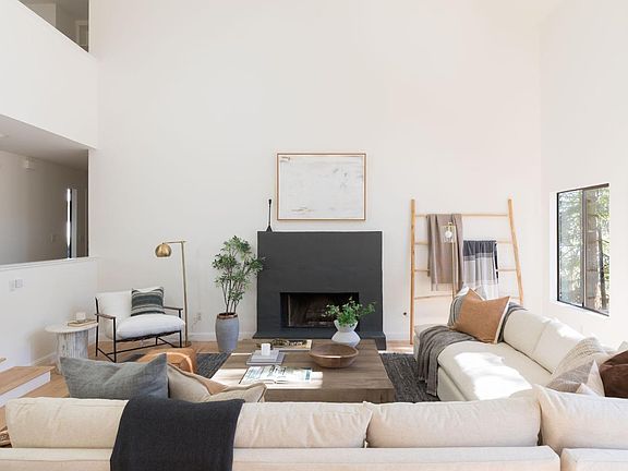 4th image of 11 PORTOLA Way