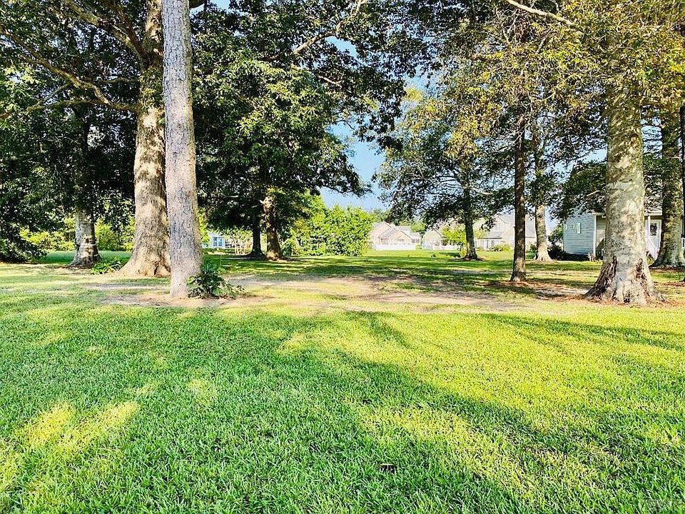 1st image of 107 Pelican Pointe Dr