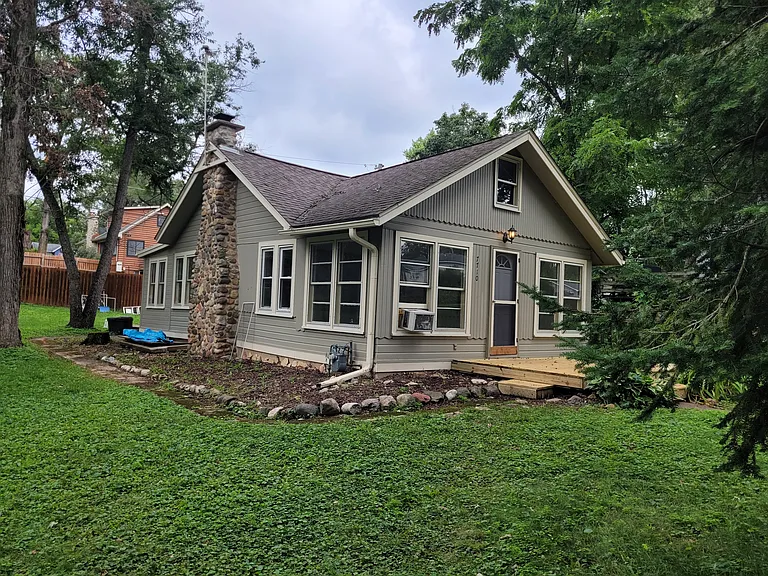 7710 S Oak St — Photo 1
