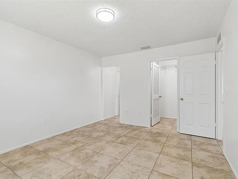 2945 Grovewood Blvd #A — Photo 40