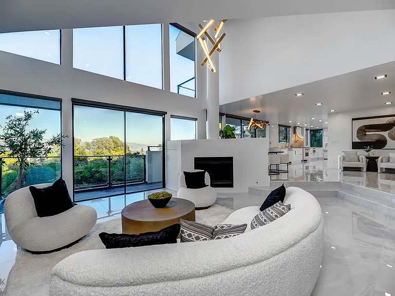 15125 Rayneta Dr — Photo 15